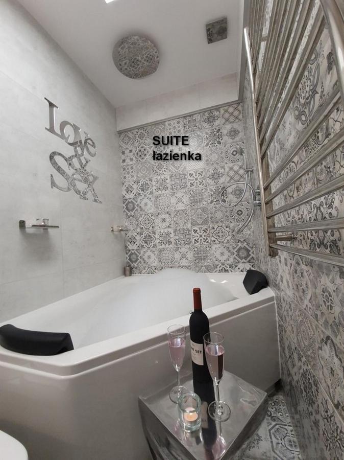 Apartamenty Centrum Z Wanna Dwuosobowa Piotrków Trybunalski Exteriör bild