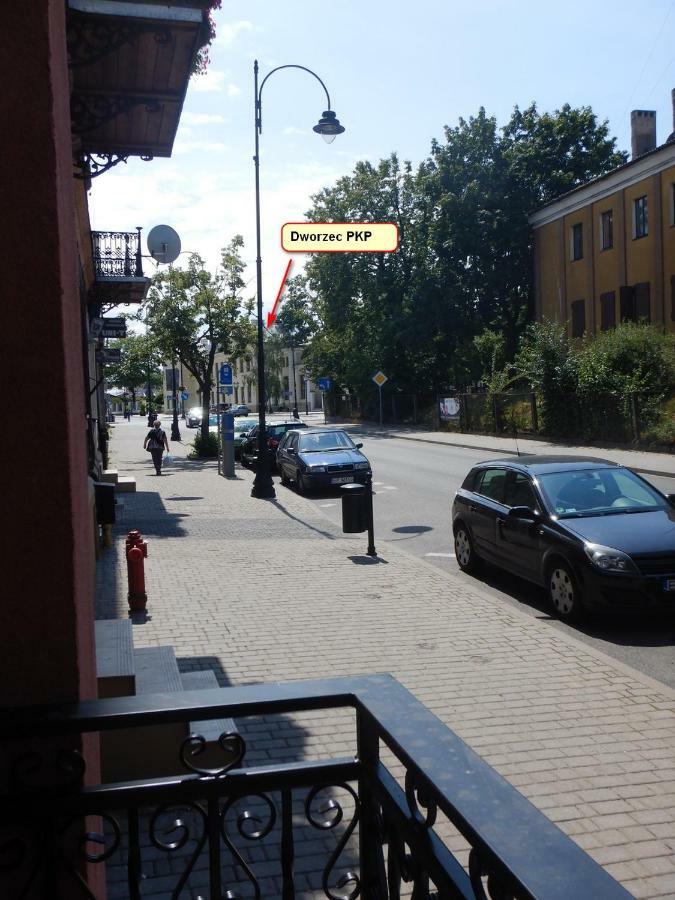 Apartamenty Centrum Z Wanna Dwuosobowa Piotrków Trybunalski Exteriör bild