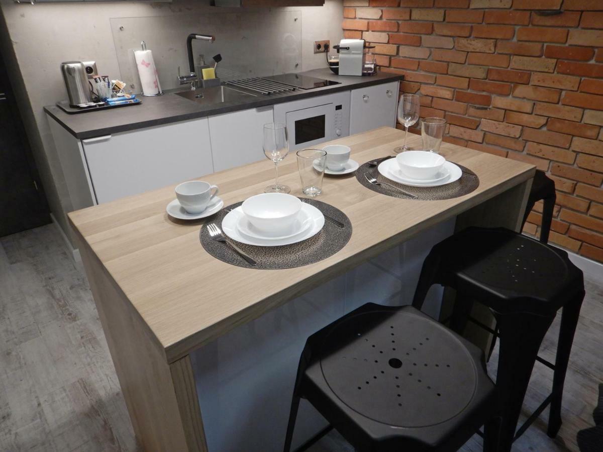 Apartamenty Centrum Z Wanna Dwuosobowa Piotrków Trybunalski Exteriör bild